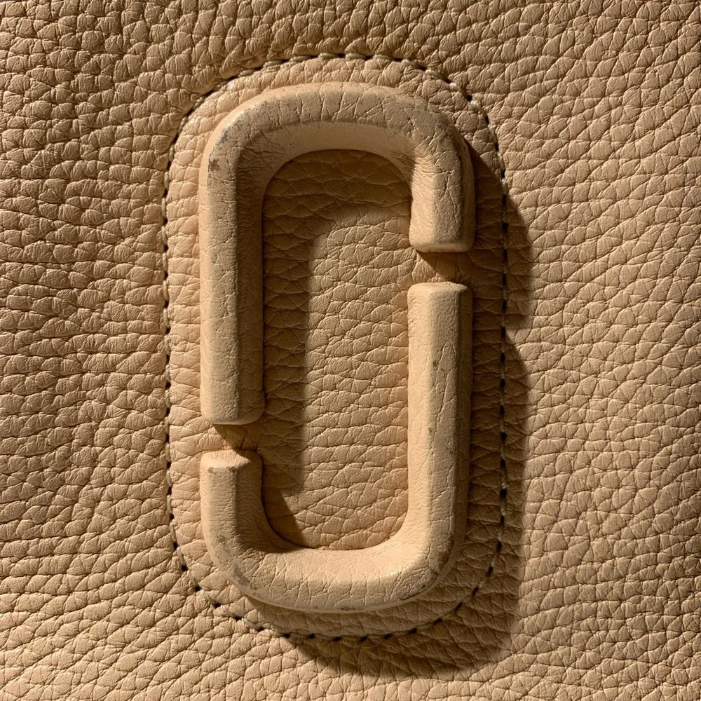 Marc Jacobs crossbody bag 😊 - Picture 2 of 8